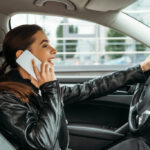 Κινητά τηλέφωνα, bluetooth, GPS και άλλες συσκευές αποσπούν επικίνδυνα την προσοχή των οδηγών
